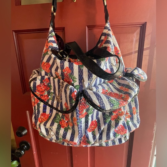 Betsey Johnson Handbags - NWOT Beautiful BETSY JOHNSON sequins travel bag.